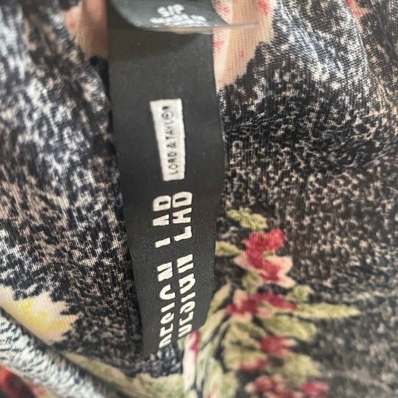 Design Lab off the shoulder floral top flare arms small - Picture 6 of 6